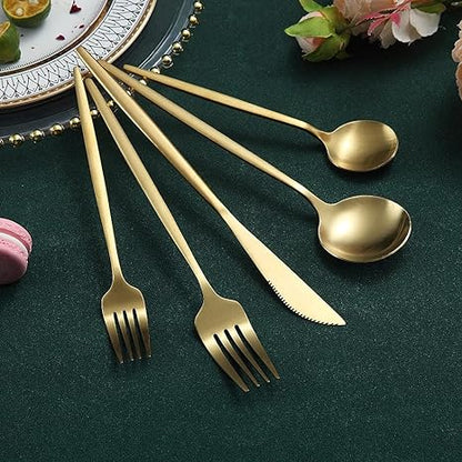"Minimalistisch bestekset in luxe, tijdloos design van roestvrij staal, verkrijgbaar in goud, roségoud, zwart en zilver."