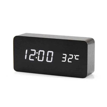 "Minimalistische digitale LED wekker met spraakbesturing, modern design, helder LED-display, past in elke slaapkamer."