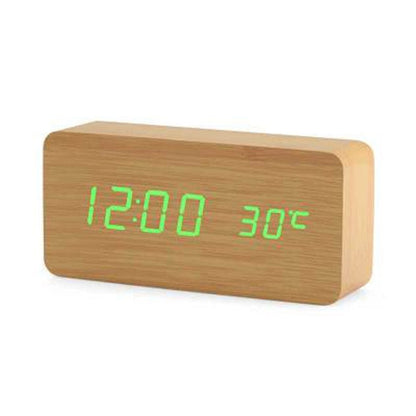 "Minimalistische digitale LED wekker met spraakbesturing, modern design, helder LED-display, past in elke slaapkamer."