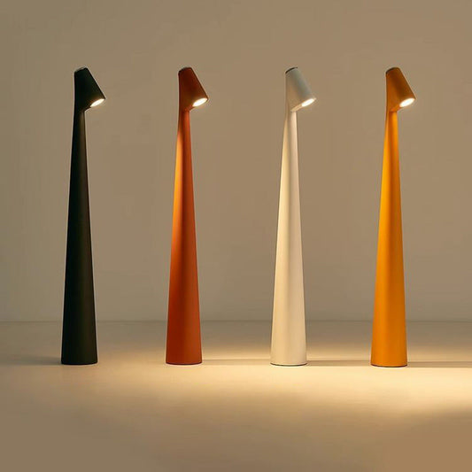 "Minimalistische draadloze LED tafellamp in zwart met dimfunctie, ideaal voor sfeervol lezen en dineren, verstelbaar en oplaa