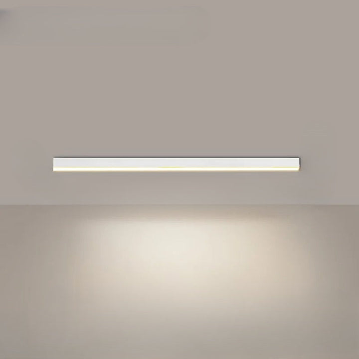Neutrale licht LED plafondverlichting, modern en energiezuinig, ideaal voor badkamer of hal.