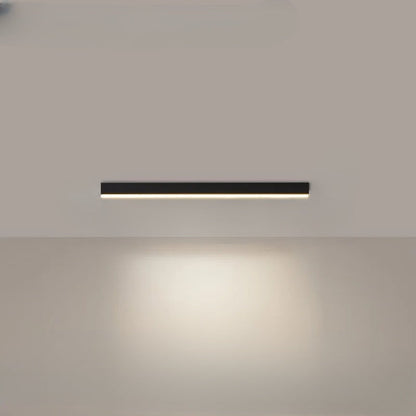 "Minimalistische LED plafondlamp met strak aluminium ontwerp, Scandinavische stijl en energiezuinige verlichting."