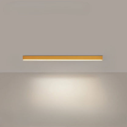 "Minimalistische LED plafondlamp met strak aluminium ontwerp, Scandinavische stijl en energiezuinige verlichting."