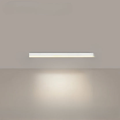 "Minimalistische LED plafondlamp met strak aluminium ontwerp, Scandinavische stijl en energiezuinige verlichting."