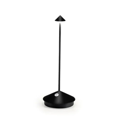 "Minimalistische LED tafellamp, waterdicht en dimbaar, elegant ontwerp; ideale sfeerverlichting voor binnen en buiten."