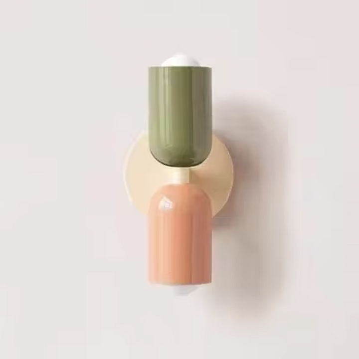 Scandinavisch design wandlamp, strak en modern, perfect voor sfeervolle woonkamer verlichting.