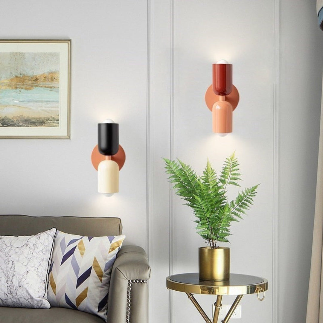 Scandinavisch design wandlamp, subtiel sfeerlicht en moderne uitstraling voor uw interieur.