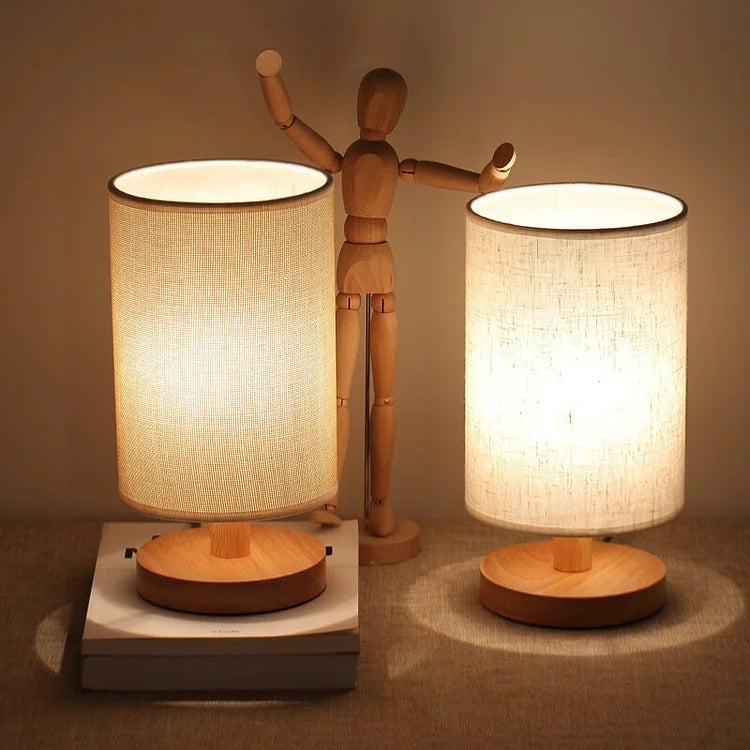 Moderne dimbare LED tafellamp met handige afstandsbediening voor sfeervolle verlichting.