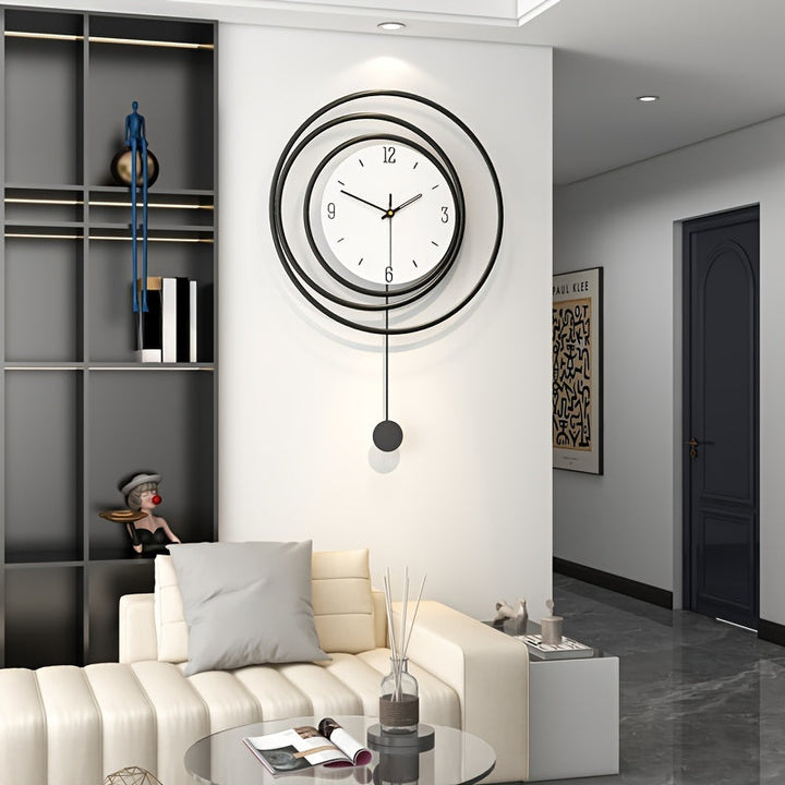 Zwarte minimalistische wandklok, modern design, stil uurwerk, stijlvolle klok voor kantoor of woonkamer.
