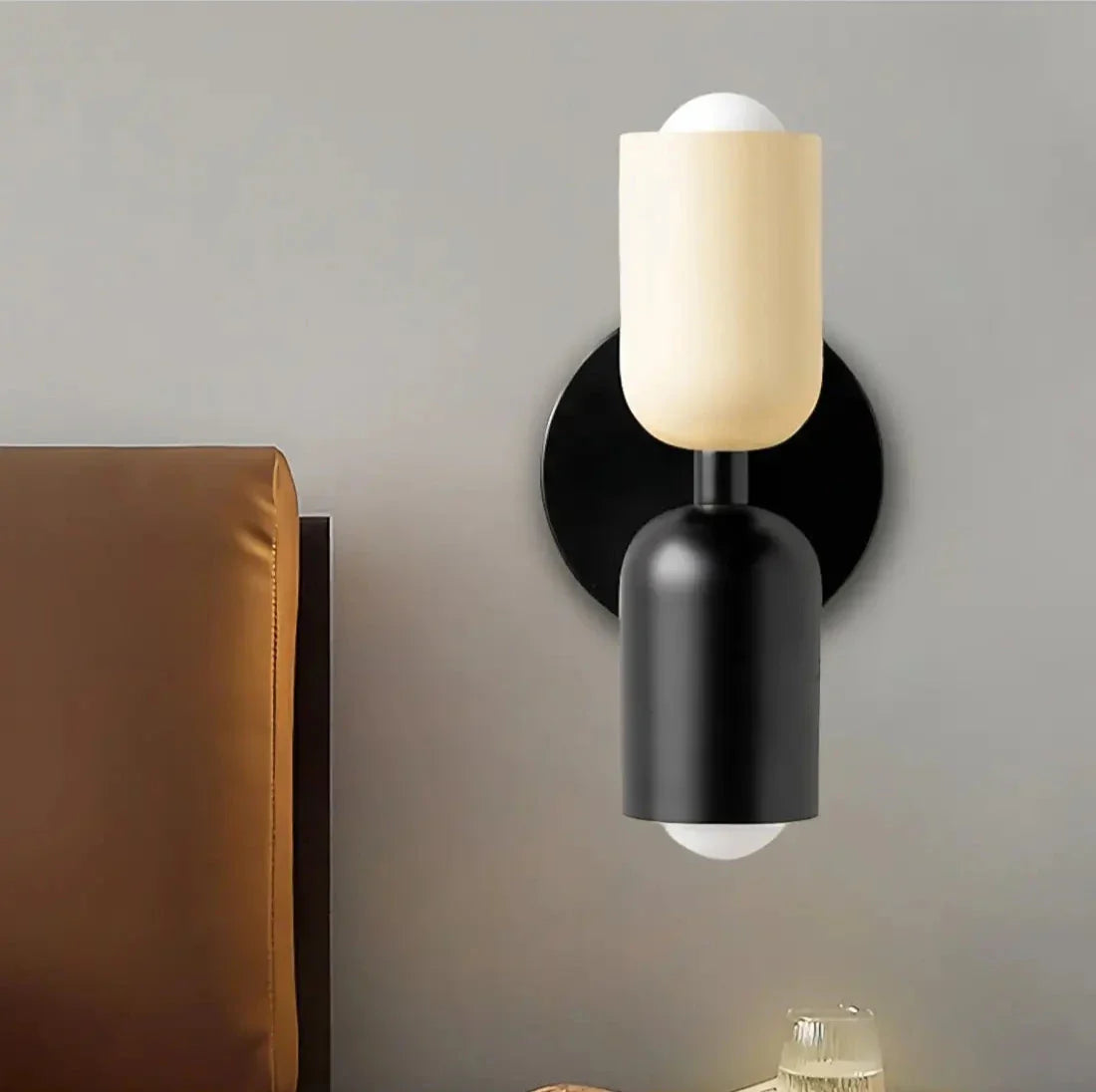 "Moderne Nordic LED wandlamp, minimalistisch design, dubbele kop, sfeervolle verlichting, ijzeren materiaal"