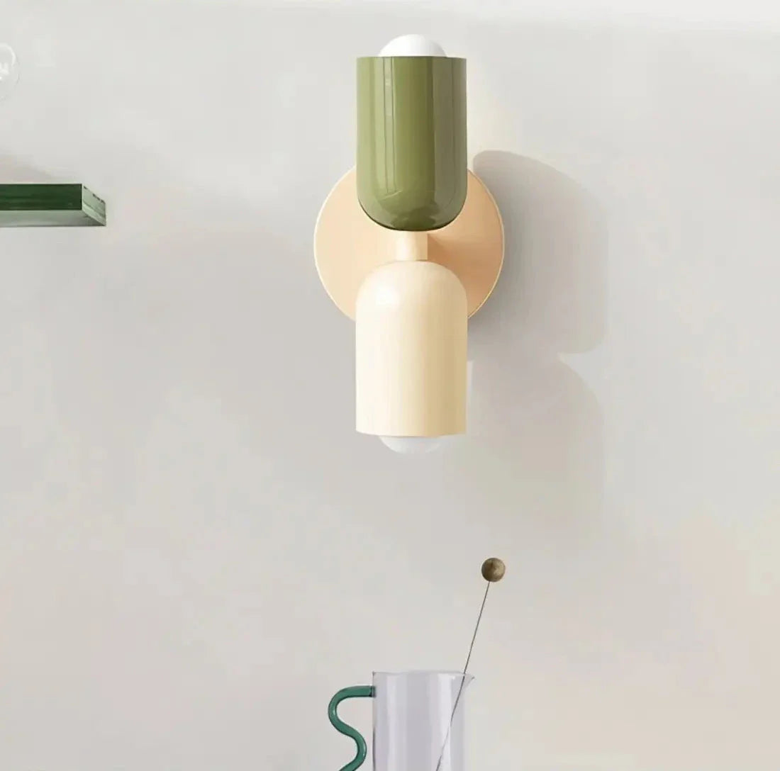 "Moderne Nordic LED wandlamp, minimalistisch design, dubbele kop, sfeervolle verlichting, ijzeren materiaal"