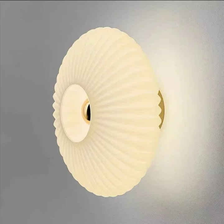 Stijlvolle sfeerverlichting wandlamp; modern design verrijkt elk woonkamer of slaapkamer interieur.