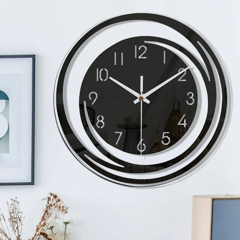 Geluidloze wandklok, modern en elegant. Ideale decoratie voor een rustige slaapkamer of studeerkamer.