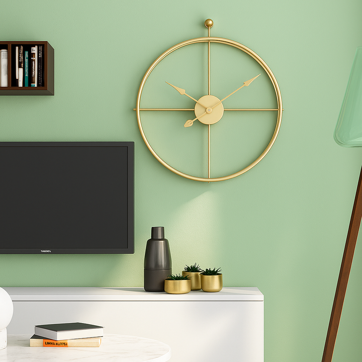 Zwart-gouden wandklok, stil en modern design, een prachtige en functionele interieurdecoratie.
