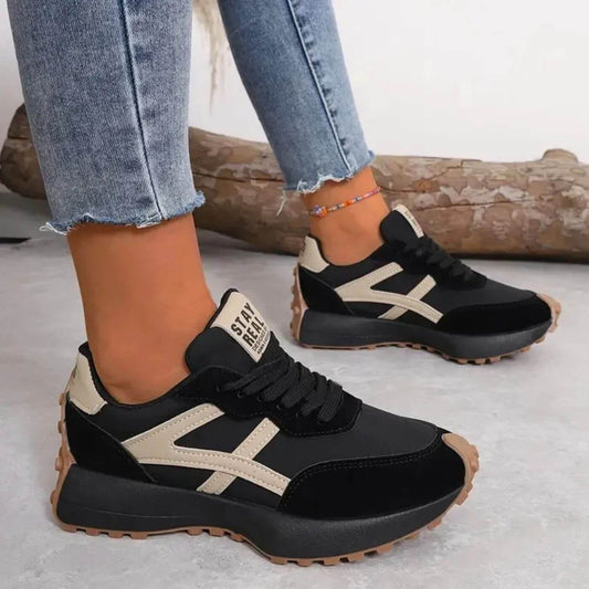 "Modieuze dames chunky sneakers met antislipzool, lichtgewicht ontwerp en ademend materiaal voor dagelijks comfort en stijl."