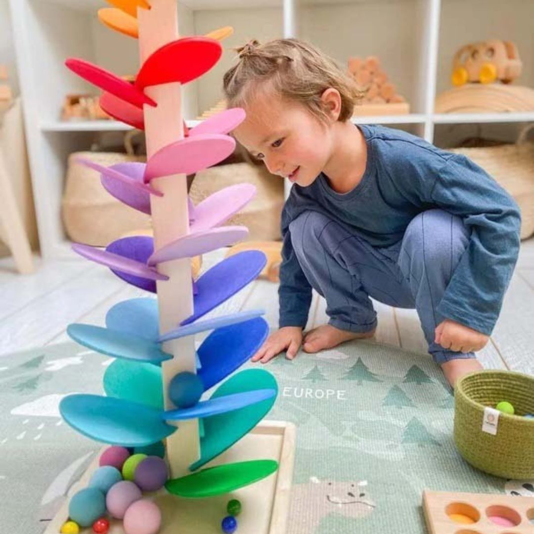 "Montessori Regenboog Knikkerboom: kleurrijke houten toren met knikkers en muziek voor zintuiglijke ontwikkeling kinderen"