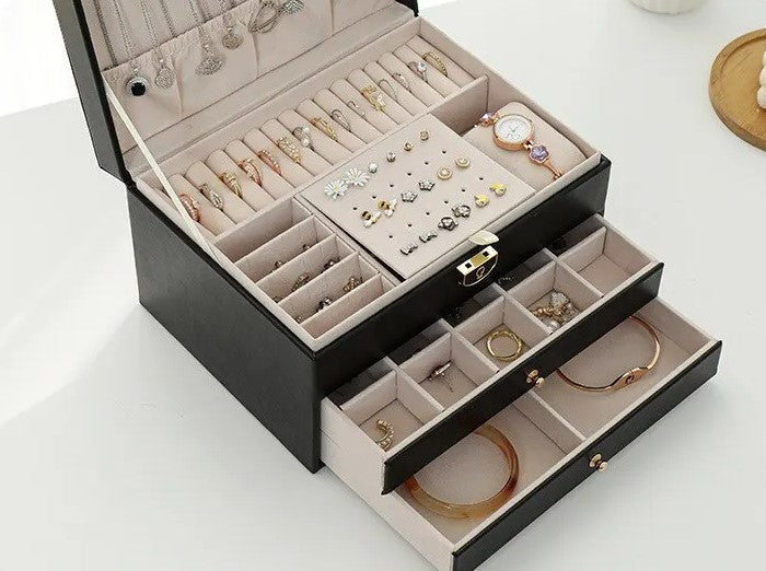 Praktische opberger voor accessoires, houd je sieraden overzichtelijk en stofvrij.