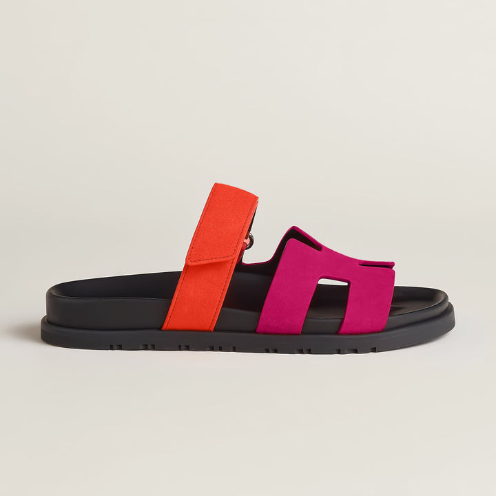 Zwarte heren instappers, sandalen met zool met grip voor buitenactiviteiten.