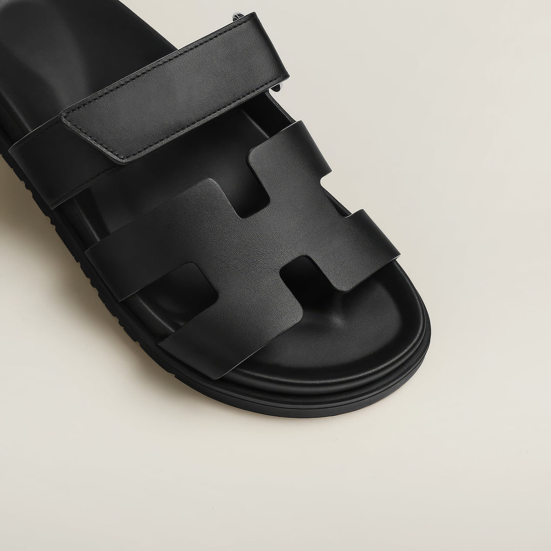 Heren comfortabele sandalen, zwarte instappers met goede ondersteuning.