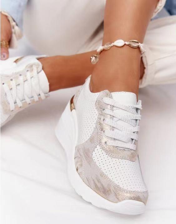 Detail van het ademende mesh bovenwerk van de Hoymans dames Air sneakers.