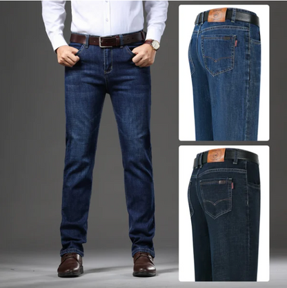 "Nauwsluitende heren jeans met stretch in blauwe tint, comfort en stijl, voor dagelijkse elegantie en veelzijdige looks."