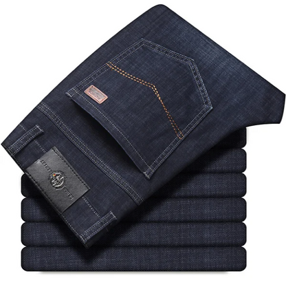 "Nauwsluitende heren jeans met stretch in blauwe tint, comfort en stijl, voor dagelijkse elegantie en veelzijdige looks."
