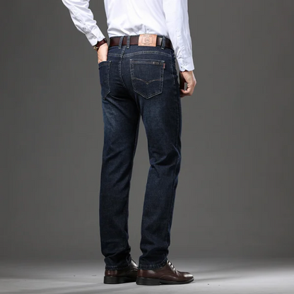 "Nauwsluitende heren jeans met stretch in blauwe tint, comfort en stijl, voor dagelijkse elegantie en veelzijdige looks."