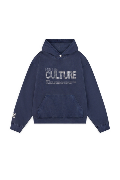 "Navyblauwe hoodie met kristallen details, stijlvolle streetwear luxe voor casual outfits, krachtige mode-uitstraling."