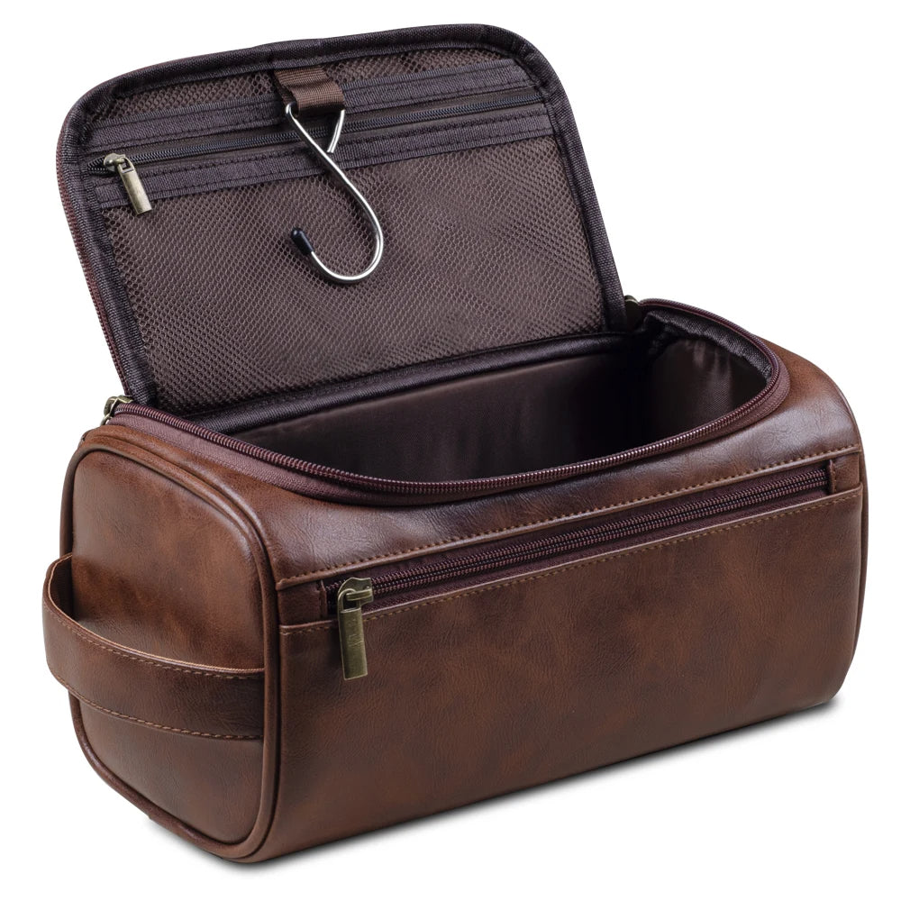 Detail van de luxe lederen Voyago toilettas. Waterbestendig, duurzaam en een stijlvol reisaccessoire voor unisex gebruik.