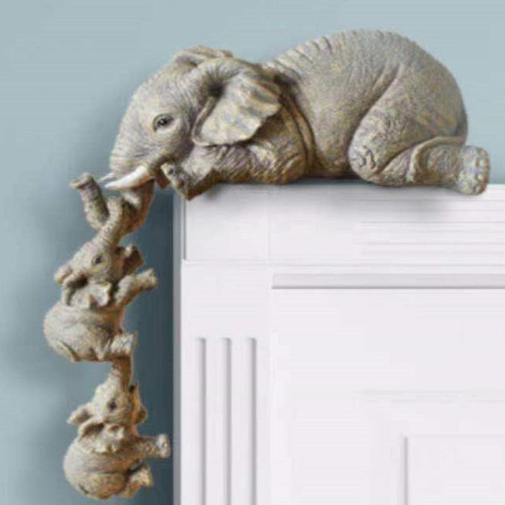 Woondecoratie olifant beeldje in resin, stelt moeder & kalf voor, ideaal cadeau dat moedersliefde viert.