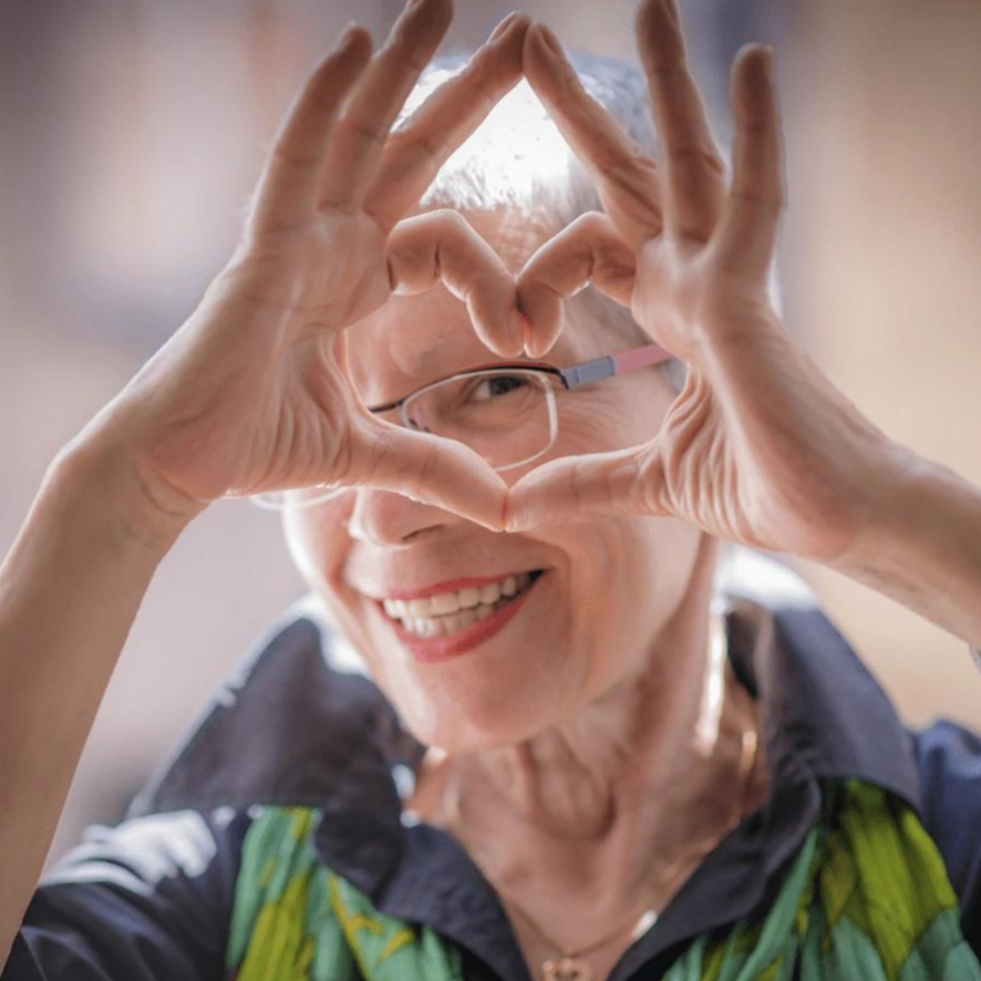 "Onzichtbaar oplaadbaar hoortoestel, compact en comfortabel, voor discrete gehoorverbetering bij gehoorverlies, 20 uur gebrui