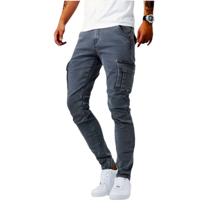 Stijlvolle slim-fit cargobroek voor heren, comfortabel en casual. Ideaal voor dagelijkse herenmode.