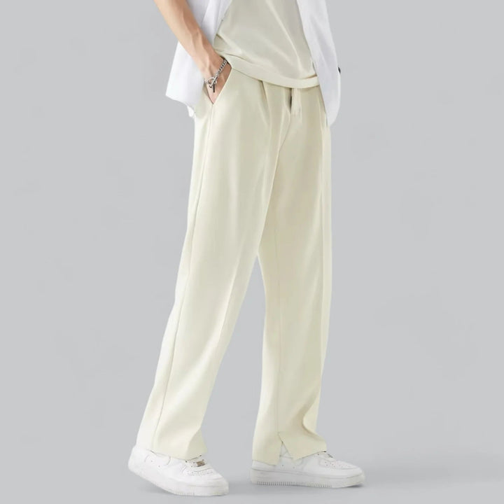 Zachte, comfortabele heren broek met wijde pijpen. Essentieel item voor de herfstgarderobe.