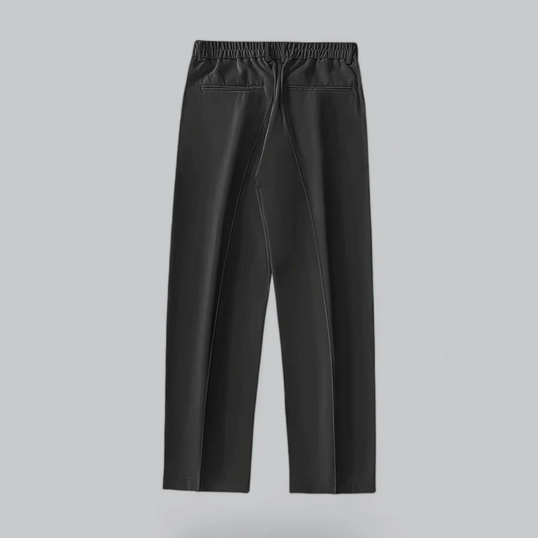 Trendy heren broek met wijde pijpen. Comfortabel, stijlvol en veelzijdig voor de moderne man.
