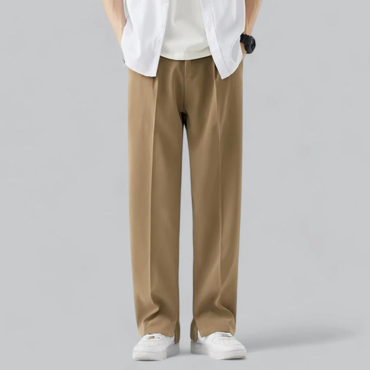 Heren broek met wijde pijpen, stijlvol & comfortabel. Ideaal voor casual herenmode.