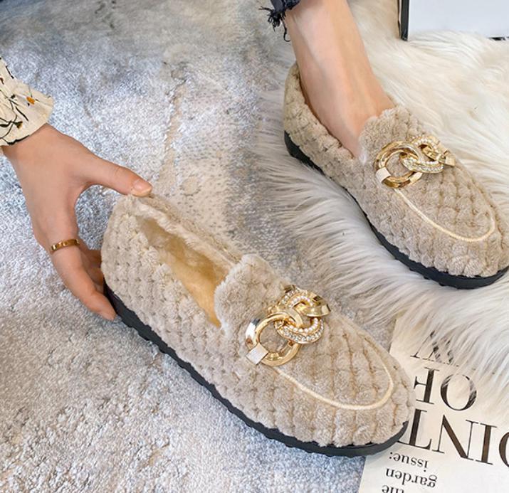 Grijze winter instappers dames, voor warmte en ultiem comfort.