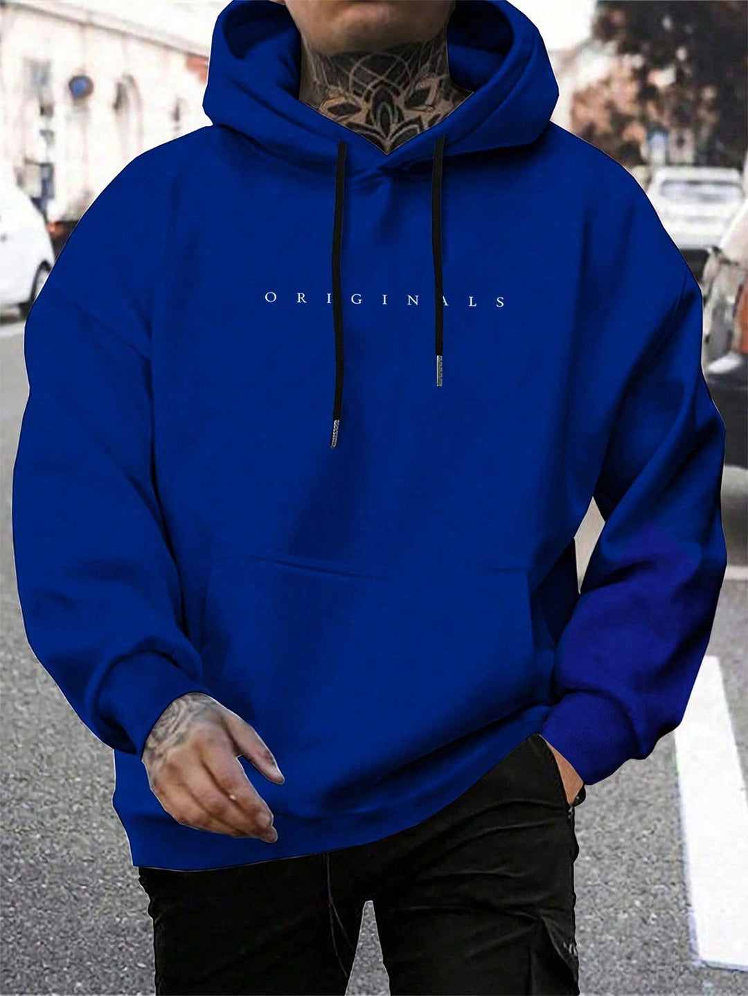 Trendy heren hoodie met duidelijke letterprint en capuchon, voor een moderne lente/herfst look.
