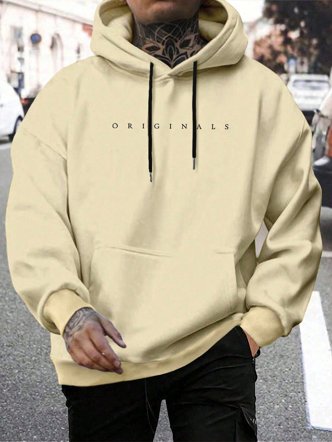 Heren hoodie met capuchon en trendy letterprint, ideaal voor casual lente/herfst look.