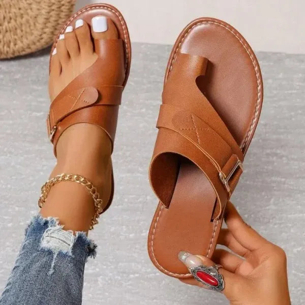 Stijlvolle dames comfortslippers voor zomermode. Casual openschoenen met ondersteuning en voetpijnverlichting.