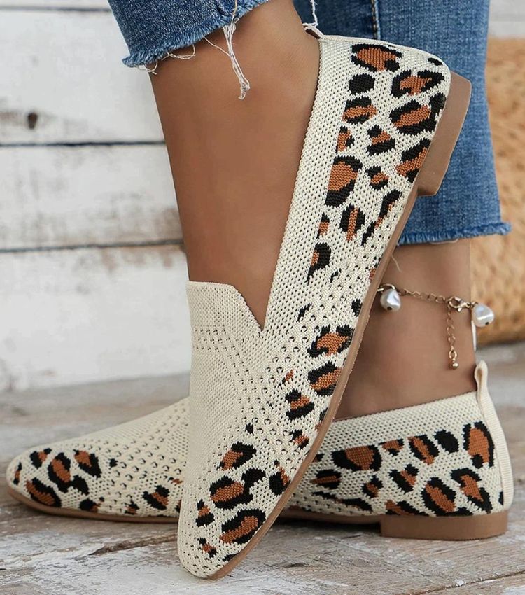 "Orthopedische antislip platte schoenen, elegant ontwerp, ademend materiaal, ideaal voor dagelijks comfort en stijl."