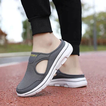 "Orthopedische herenpantoffels slip-on, ademend mesh en lichtgewicht, comfortabel voor brede voeten en dagelijks gebruik."