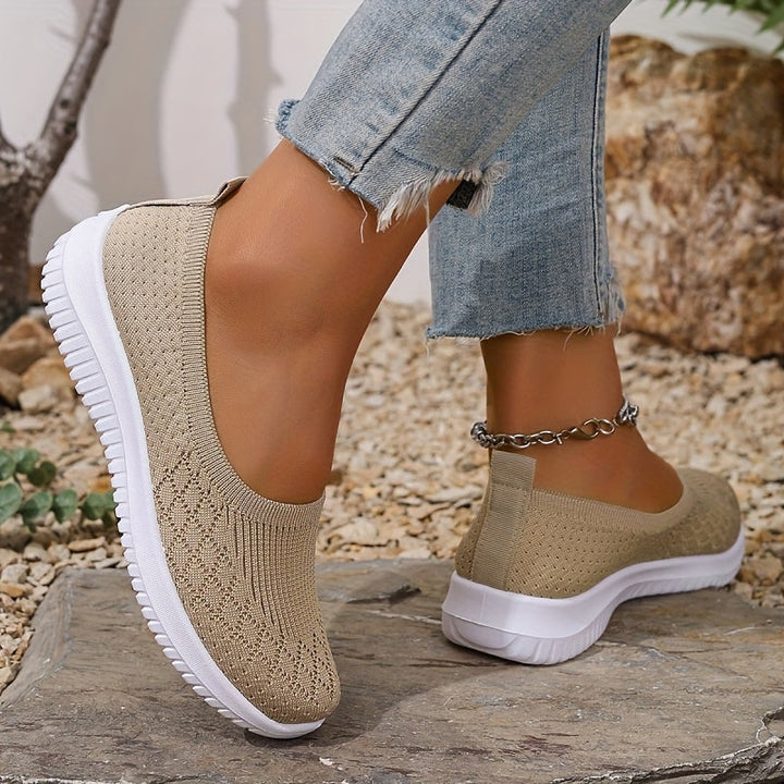 Comfortabele slip-on orthopedische dames instappers, perfect voor optimaal loopcomfort de hele dag door.