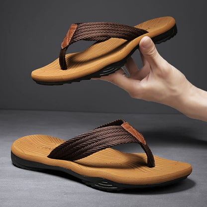 "Orthopedische slippers heren met ademend bovenwerk en comfortabel voetbed, ideaal voor zowel thuis als buiten."
