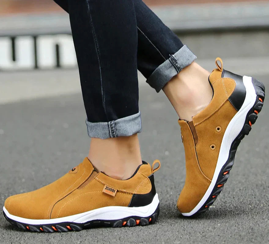 "Orthopedische wandelschoenen heren, slip-on stijl, lichtgewicht, ademend, anti-slip zool, comfort bij elk avontuur."