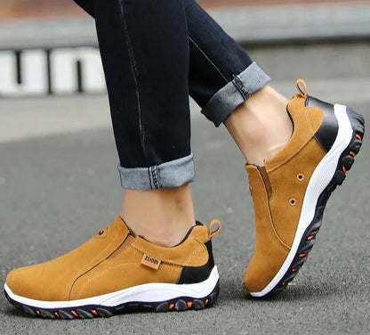 "Orthopedische wandelschoenen heren, slip-on stijl, lichtgewicht, ademend, anti-slip zool, comfort bij elk avontuur."
