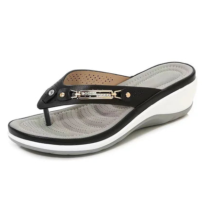 "Orthopedische zomersandalen met schokabsorberend voetbed. Verkrijgbaar in beige, rood, wit, zwart. Stijlvol en comfortabel."