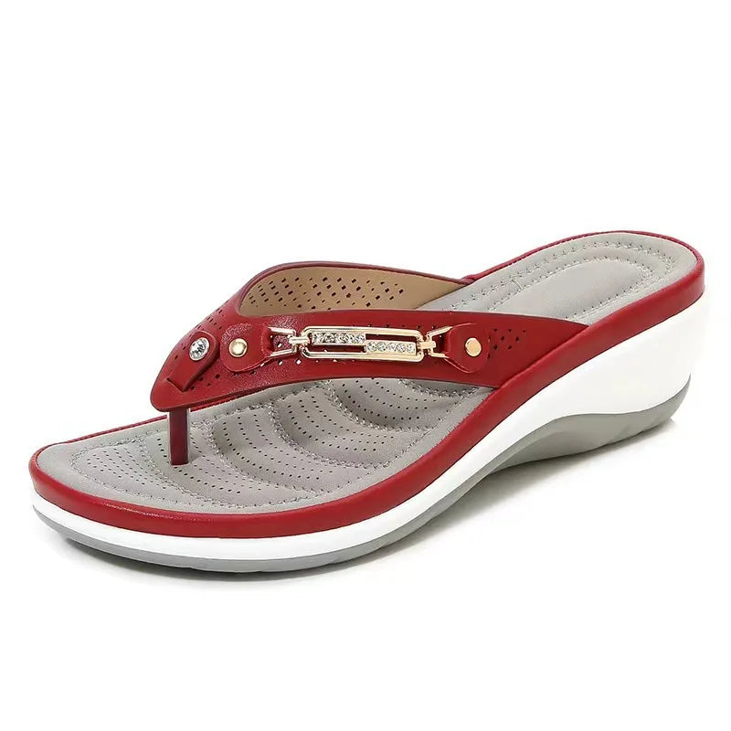 "Orthopedische zomersandalen met schokabsorberend voetbed. Verkrijgbaar in beige, rood, wit, zwart. Stijlvol en comfortabel."