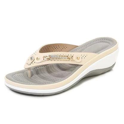 "Orthopedische zomersandalen met schokabsorberend voetbed. Verkrijgbaar in beige, rood, wit, zwart. Stijlvol en comfortabel."