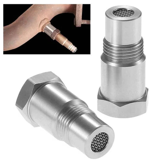M18x1.5 O2 sensor adapter van roestvrij staal om motorstoringslampje op auto te verhelpen. Eenvoudige installatie.