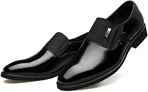 Elegante bruine slip-on herenschoenen, de perfecte keuze voor een formele outfit.